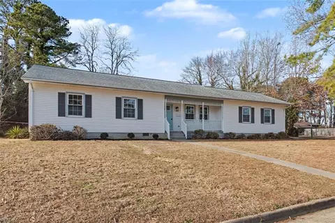 20 Linda Dr, Newport News, VA 23608