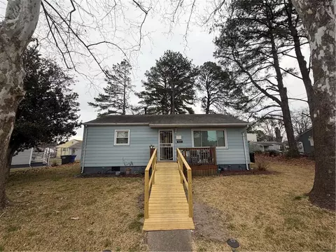 402 Orton St, Portsmouth, VA 23701