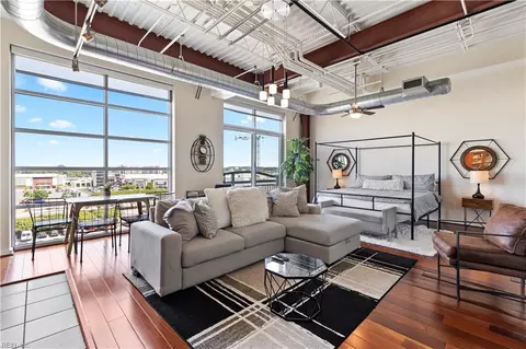 221 Market St #552, Virginia Beach, VA 23462