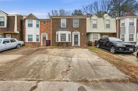 2021 Candlelight Dr, Chesapeake, VA 23325