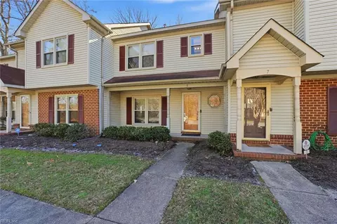 5 Hard Wood Dr, Hampton, VA 23666