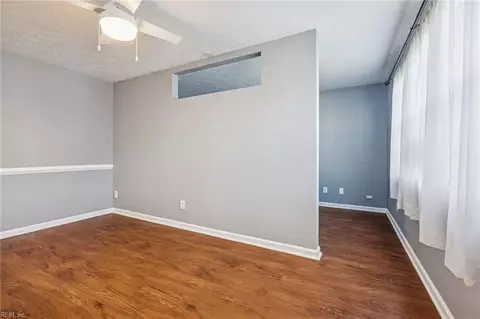 Living - 17 Cape Dorey Dr #3A, Hampton, VA 23666 photo 2 of 2