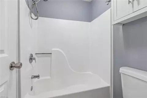Bath - 17 Cape Dorey Dr #3A, Hampton, VA 23666 photo 2 of 2