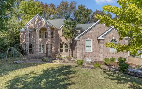 4 Renee Ct, Hampton, VA 23664