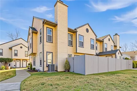 812 Zircon Ct, Virginia Beach, VA 23462