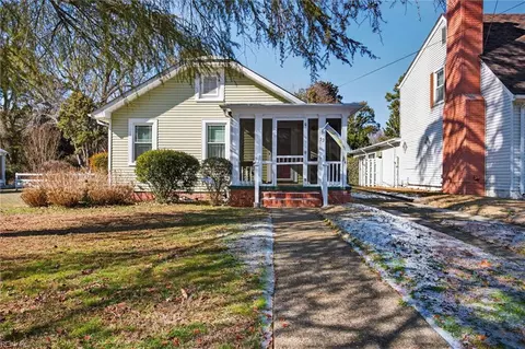 53 Randolph Rd, Newport News, VA 23601