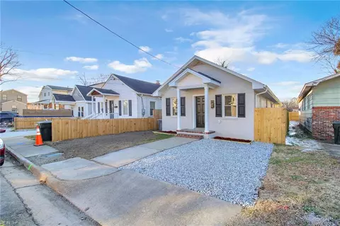 19 Maplewood St, Hampton, VA 23669