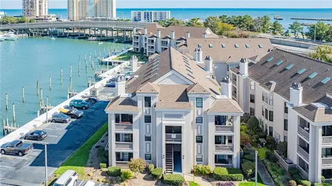 405 Harbour Pt # 305, Virginia Beach, VA 23451