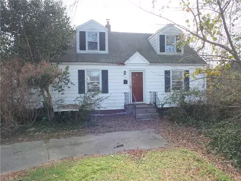 1381 Fishermans Rd, Norfolk, VA 23503