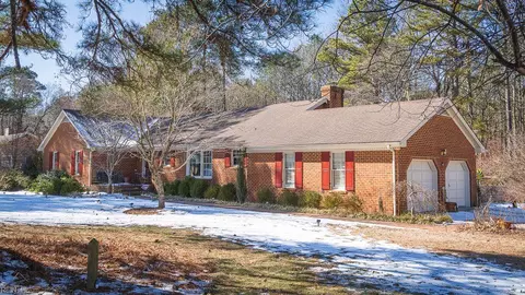 446 Carpenter Dr, Waverly, VA 23890
