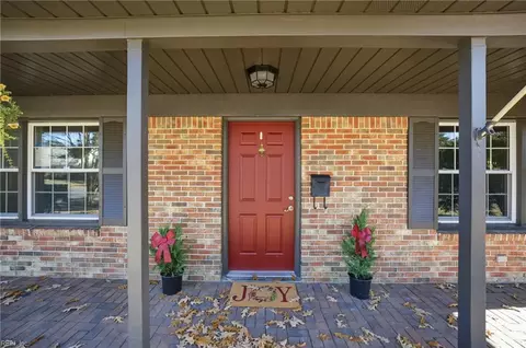 804 Roberto Dr, Newport News, VA 23601