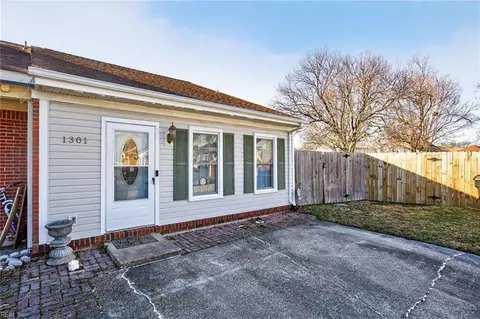 1301 Pershing Ct, Virginia Beach, VA 23453