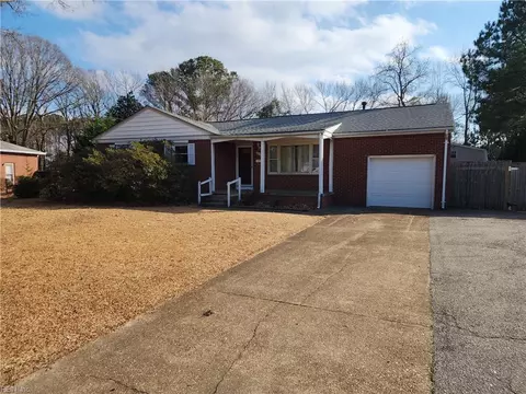 5441 Shadowwood Dr, Virginia Beach, VA 23455