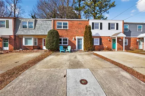 2504 Longleaf Ct, Virginia Beach, VA 23454