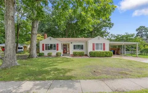3037 Tyre Neck Rd, Chesapeake, VA 23321
