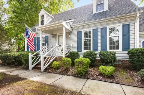 916 Oxford Dr, Virginia Beach, VA 23452