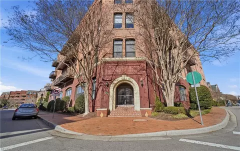 230 W Tazewell St #209, Norfolk, VA 23510