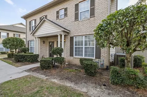 2044 Smallbrooke Ct, Virginia Beach, VA 23454