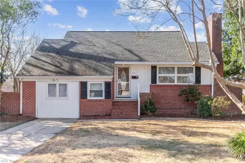 67 Ferguson Ln, Newport News, VA 23601