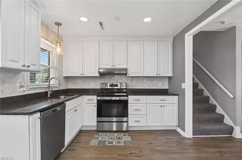 Kitchen - 304 Woodland Rd, Hampton, VA 23669 photo 2 of 4