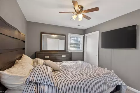 Bedroom - 304 Woodland Rd, Hampton, VA 23669 photo 2 of 4