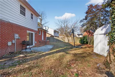 Exterior - 304 Woodland Rd, Hampton, VA 23669 photo 6 of 7