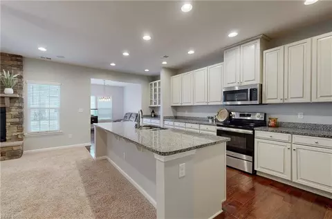120 Boxwood Ln, Smithfield, VA 23430