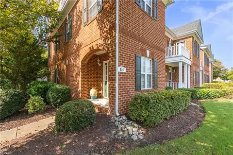 816 Great Marsh Ave, Chesapeake, VA 23320