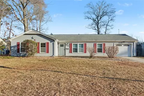 636 Village Green Pw Pkwy, Newport News, VA 23602