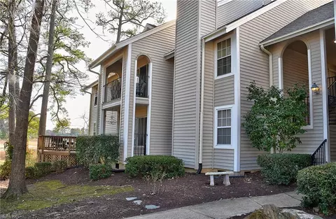 416 River Forest Rd, Virginia Beach, VA 23454