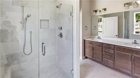 Bath - 1301 Regal R Rd #D, Suffolk, VA 23434 photo 3 of 3