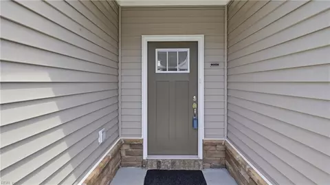 Entry Way - 1301 Regal R Rd #D, Suffolk, VA 23434 photo 1 of 6