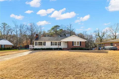 23234 Hanging Tree Rd, Courtland, VA 23837