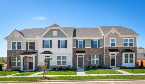 208 Reids Place Dr, Suffolk, VA 23434