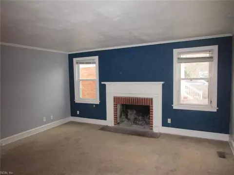 Living - 138 Hampton Roads Ave, Hampton, VA 23661 photo 2 of 2