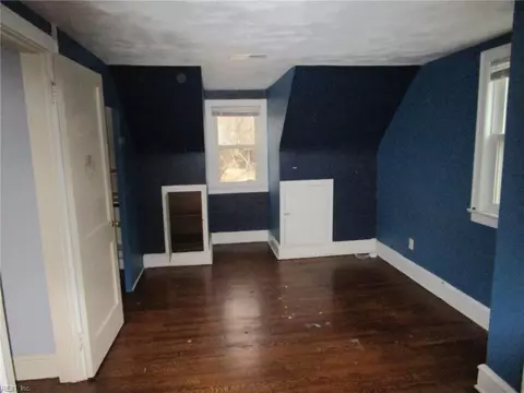Bedroom - 138 Hampton Roads Ave, Hampton, VA 23661 photo 4 of 4