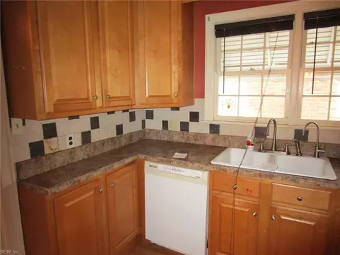 Kitchen - 138 Hampton Roads Ave, Hampton, VA 23661 photo 2 of 2