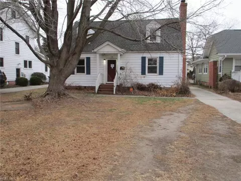 Exterior - 138 Hampton Roads Ave, Hampton, VA 23661 photo 2 of 5