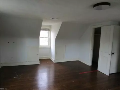 Bedroom - 138 Hampton Roads Ave, Hampton, VA 23661 photo 3 of 4