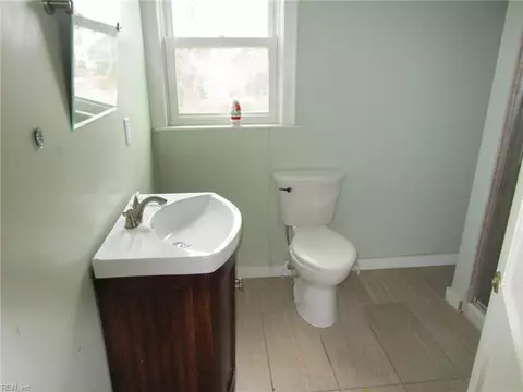 Bath - 138 Hampton Roads Ave, Hampton, VA 23661 photo 2 of 2