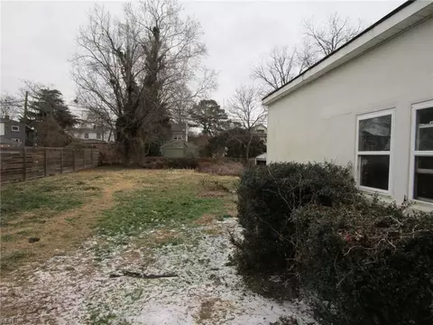 Exterior - 138 Hampton Roads Ave, Hampton, VA 23661 photo 5 of 5