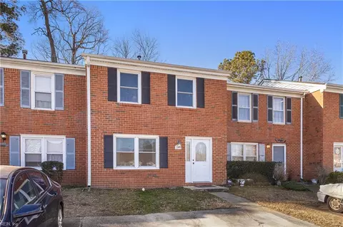 1013 Wickford Ct, Chesapeake, VA 23320