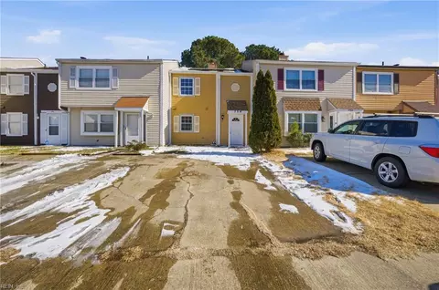 754 Spence Cir, Virginia Beach, VA 23462