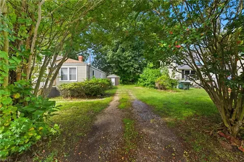 Exterior - 611 Delaware Ave, Hampton, VA 23661 photo 2 of 3