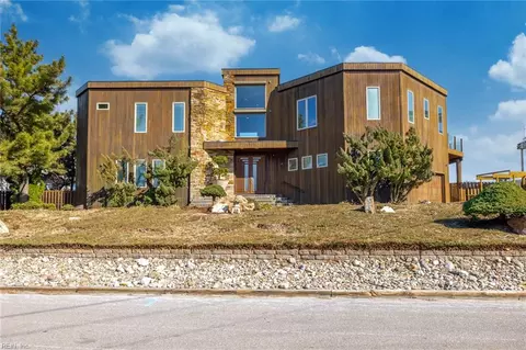 2220 Sandfiddler Rd, Virginia Beach, VA 23456