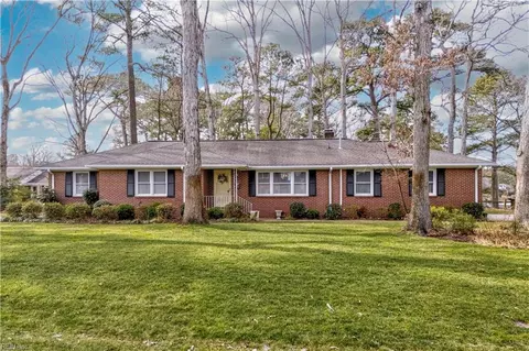 621 Chesopeian Trl, Virginia Beach, VA 23452