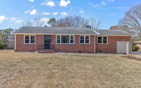 1817 Jack Frost Rd, Virginia Beach, VA 23455