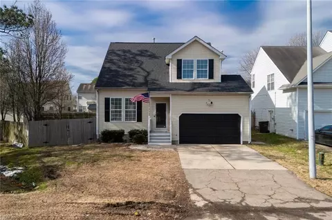 724 Charles St, Chesapeake, VA 23320