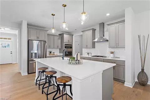 304 Riverview Rd, Chesapeake, VA 23322