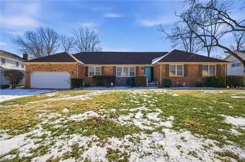 904 Stockbridge Dr, Virginia Beach, VA 23464